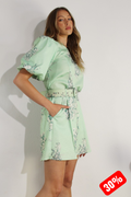 Conjunto de top y short con cinturón